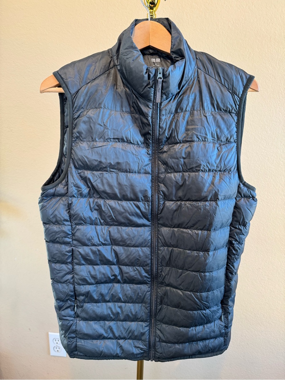 Uniqlo Men’s Ultra Light Down Puffer Vest Size M Green/Gray Full Zip Packable